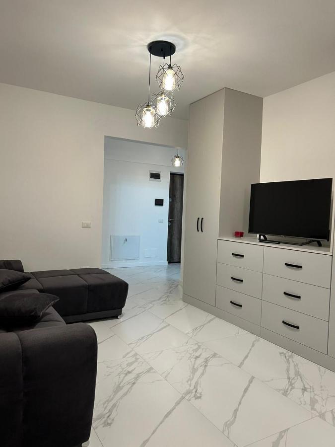 Luxury Studios Blvd. G. Enescu ซูชาวา ภายนอก รูปภาพ